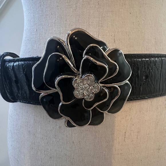 Floral & Rhinestone Buckle Black Patent Leather - Picture 2 of 4